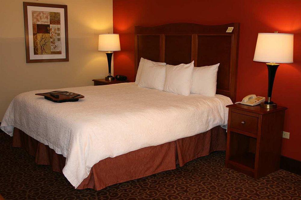 Hampton Inn Chicago-Carol Stream Exterior foto